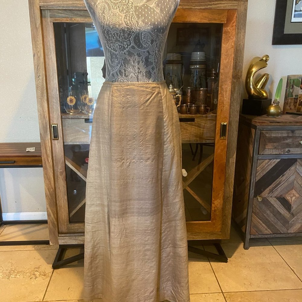 Exquisite Sigrid Olsen skirt Long flair in gold